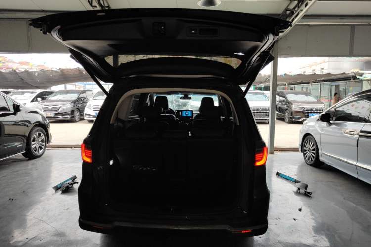 Used Honda Elysion 2022 2.0L eHEV Luxury Edition
