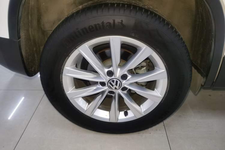 Used Volkswagen Tiguan L 2017 300TSI Automatic Two-Wheel Drive Silk Road Comfort Edition