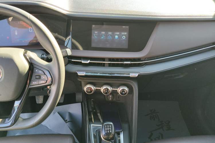 Used Changan CS15 2019 1.5L Manual Entry-Level Version China VI Standard