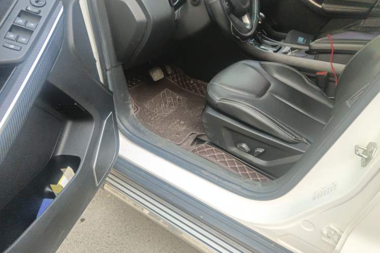 Used JMC Yusheng S330 2016 1.5L GTDi Automatic Two-Wheel Drive Prestige Edition
