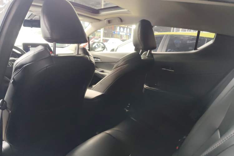 Used Toyota IZOA 2022 2.0L Yixing Version