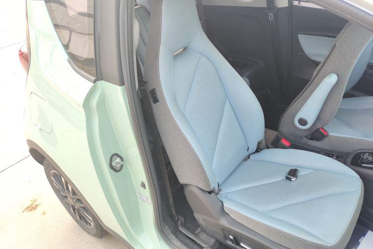 Used Chery Little Ant 2022 Sweet Pink Edition Full Sugar Version Lithium Iron Phosphate 29.2 kWh 30 kW 301 km