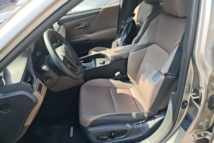 Used Lexus ES 2025 200 Premium Edition
