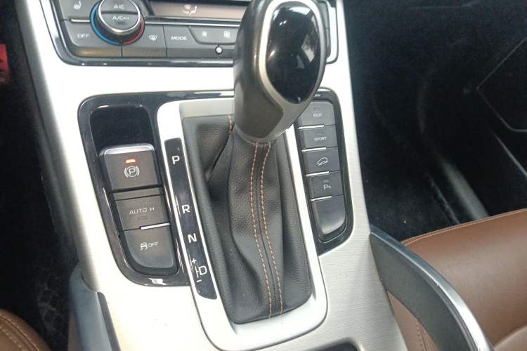 Used Geely Auto Emgrand X7 Sport 2016 1.8TD Automatic ZhiZun Version