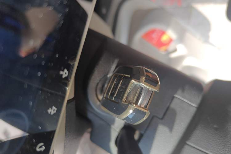 Used Citroen Elysee 2014 1.6L Automatic Fashion Model Vehicle Key