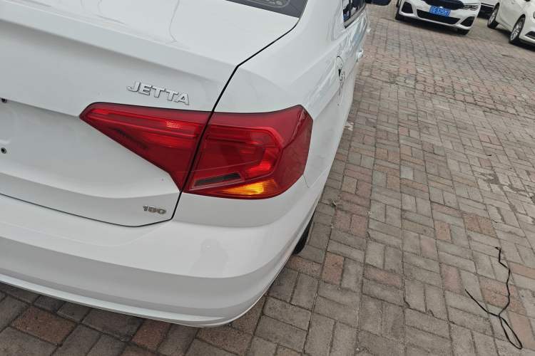 Used Volkswagen Jetta 2017 1.5L Manual Fashion Edition
