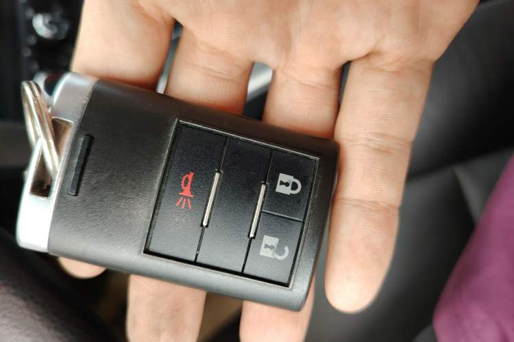 Used Chevrolet Captiva 2015 2.4L 4x4 Flagship Edition 7-Seater