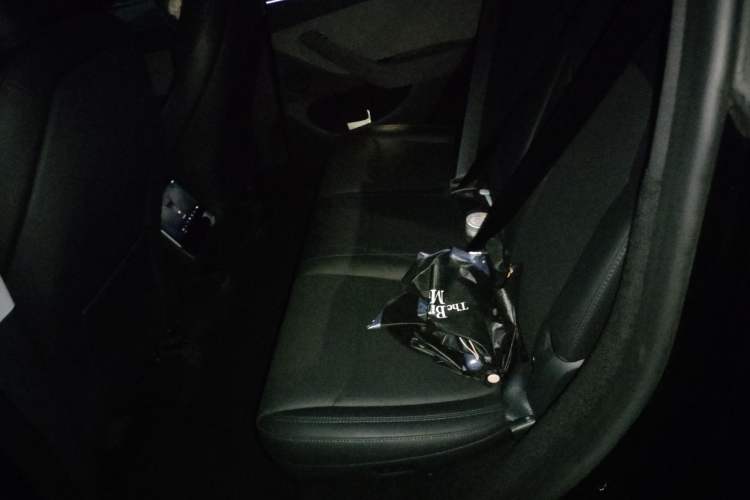 Used Tesla Model Y 2025 Rear-Wheel-Drive Version