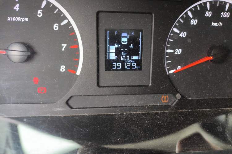 Used FORTHING Lingzhi PLUS 2021 Travel Edition 2.0L Manual Luxury 7-Seater
