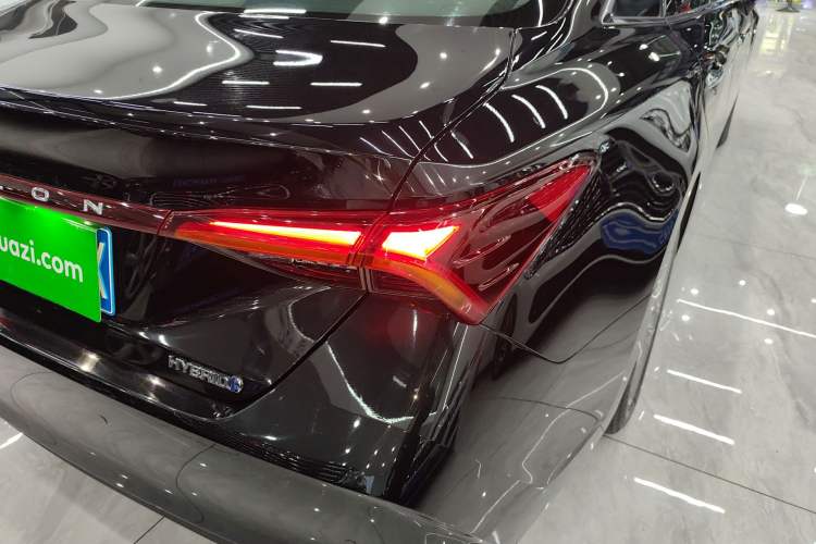 Used Toyota Avalon 2019 Dual-Engine 2.5L Luxury Edition China VI Standard
