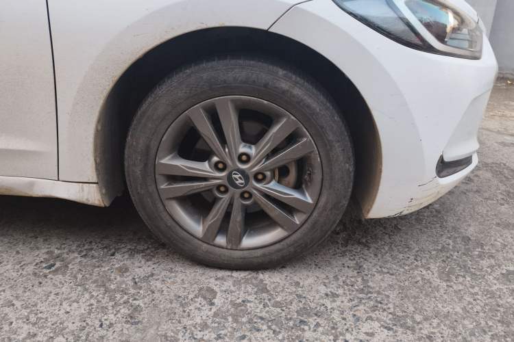 Used Hyundai Elantra (6th Generation / Lingdong) 2016 1.6L Manual ZhiXuan · Dynamic Model
