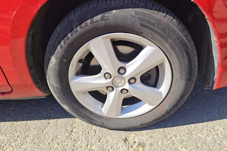 Used Mazda 3 2007 1.6L Automatic Standard Edition Right Front Wheel Hub