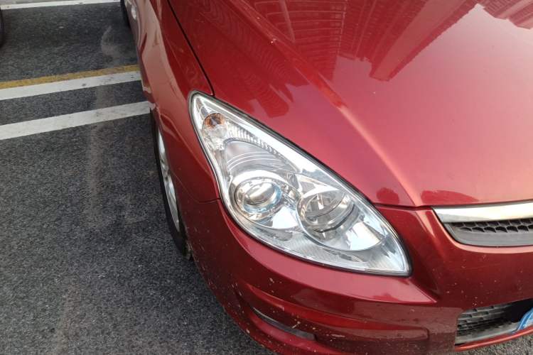 Used Hyundai i30 2009 1.6L Automatic Comfort Edition Right Front Headlight