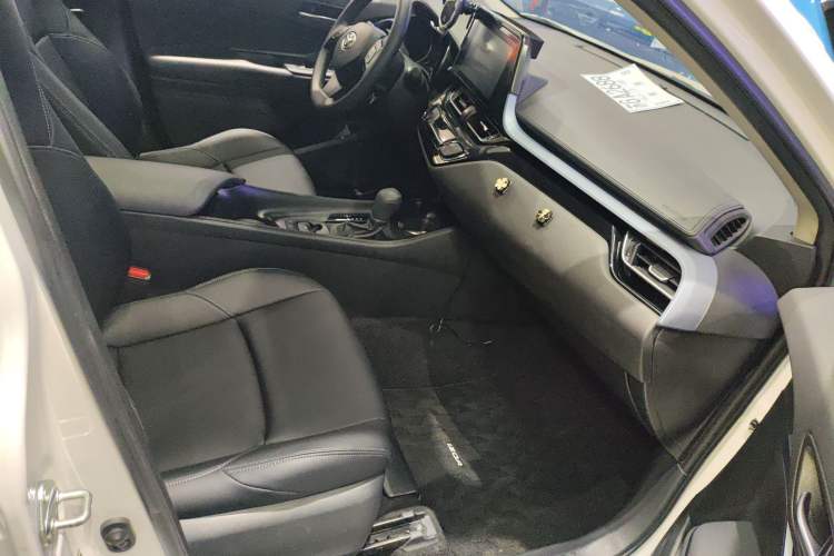 Used Toyota IZOA 2022 2.0L Yixing Version