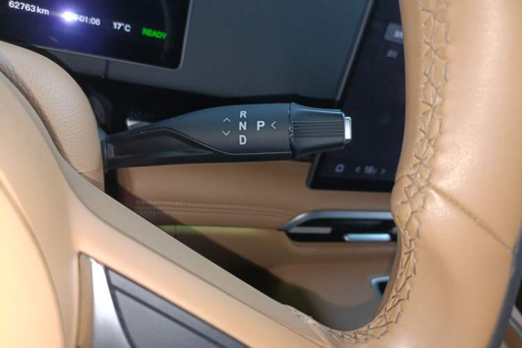 Used VOYAH Dream 2025 PHEV Four-Wheel-Drive Flagship Kunpeng Edition
