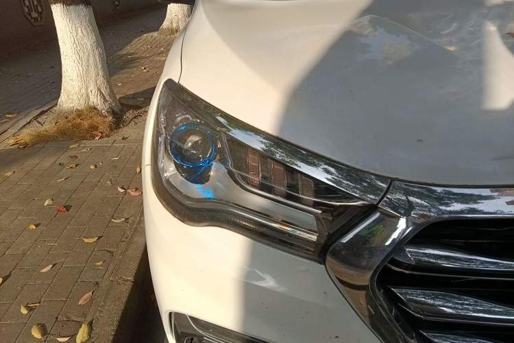 Used JETOUR X90 2019 1.5T Manual Smart Enjoyment Version 6 Seats China VI Standard Right Front Headlight