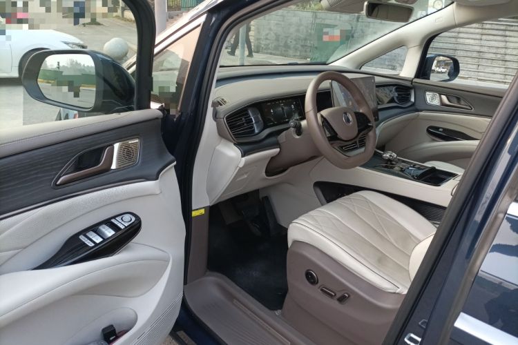 Used Denza D9 2022 DM-i 970 Four-Wheel Drive Flagship Model
