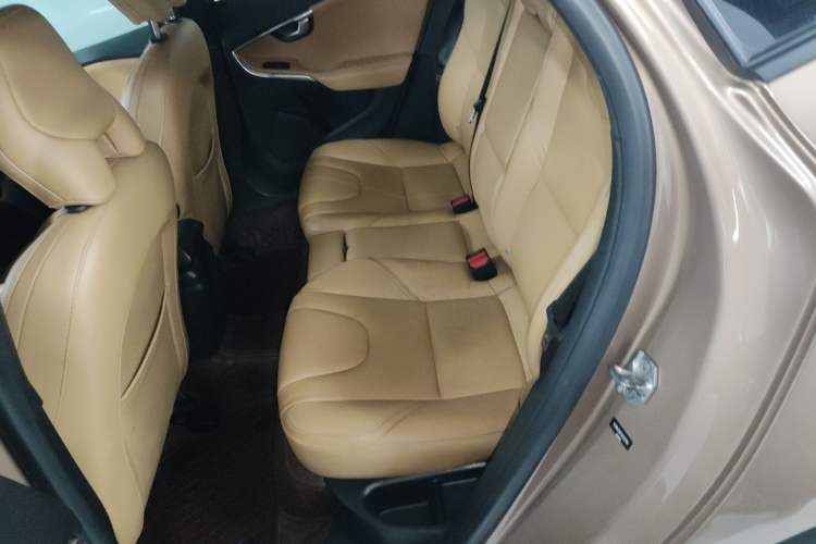 Used Volvo V40 2017 T3 Zhiyi Edition