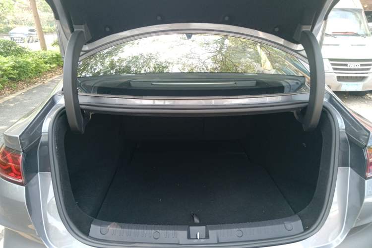 Used BYD Qin L 2025 DM-i Smart Drive 120KM Leading Model