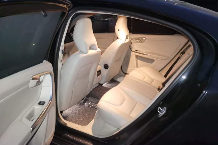 Used Volvo S60 2015 S60L T5 Intelligent Drive Edition Left Rear Seat