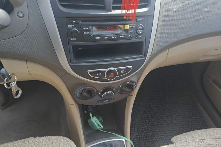 Used Hyundai Verna (older generation) 2010 Sedan 1.4L Manual Comfort GS
