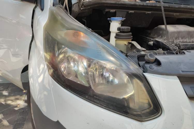 Used Ford Transit 2017 2.0T Diesel Multi-Function Commercial Vehicle Mid-Drive Mid-Roof China V Standard