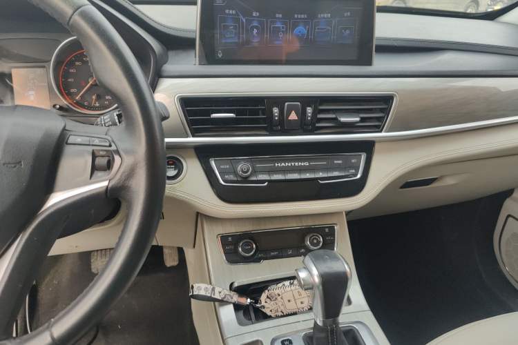 Used Hanteng X5 2018 1.5T CVT Luxury Edition Audio And AC Panel