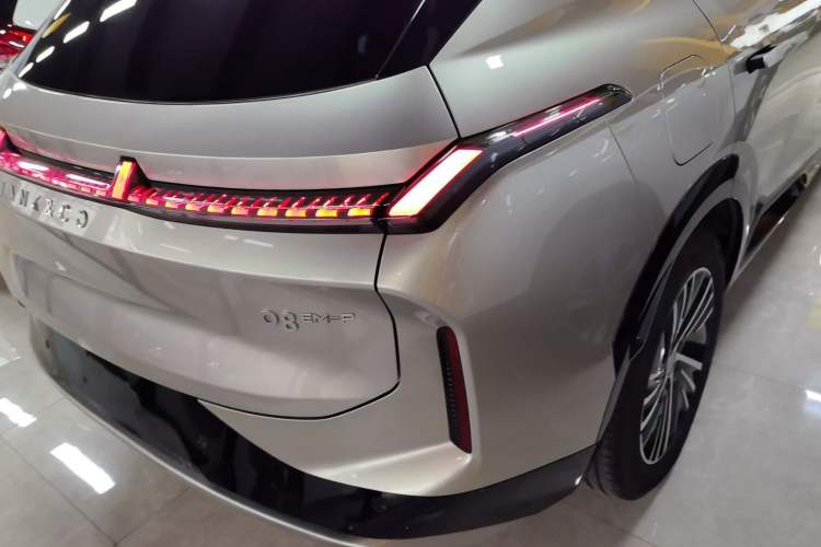 Used Lynk & Co 08 EM-P 2025 120km Long-Range Halo