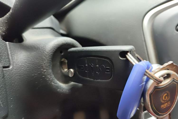 Used Peugeot 308 2014 Enjoy Edition Classic 1.6L Manual YouShang Model Vehicle Key