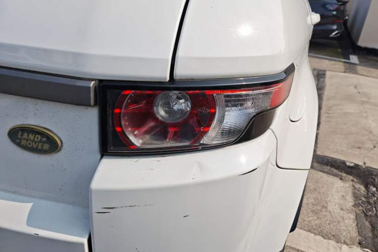 Used Land Rover Range Evoque 2015 2.0T Five-Door Zhiyao Edition Right Rear Taillight