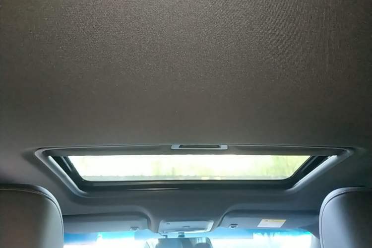 Used Chevrolet Monza 2022 Light Hybrid RS 330T Automatic Comfort Edition Headliner