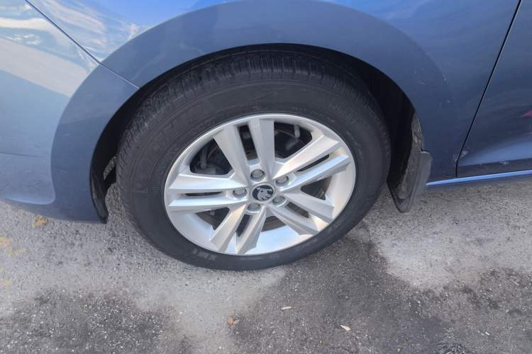 Used Skoda Rapid Spaceback 2014 1.6L Automatic Enjoyment Edition