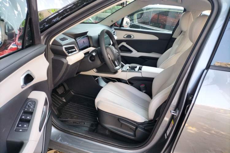 Used BYD Yuan UP 2025 Model 301KM Leading Version
