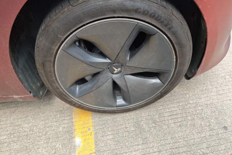 Used Tesla Model 3 2020 Standard Range Rear-Wheel Drive Upgraded Version Right Front Wheel Hub