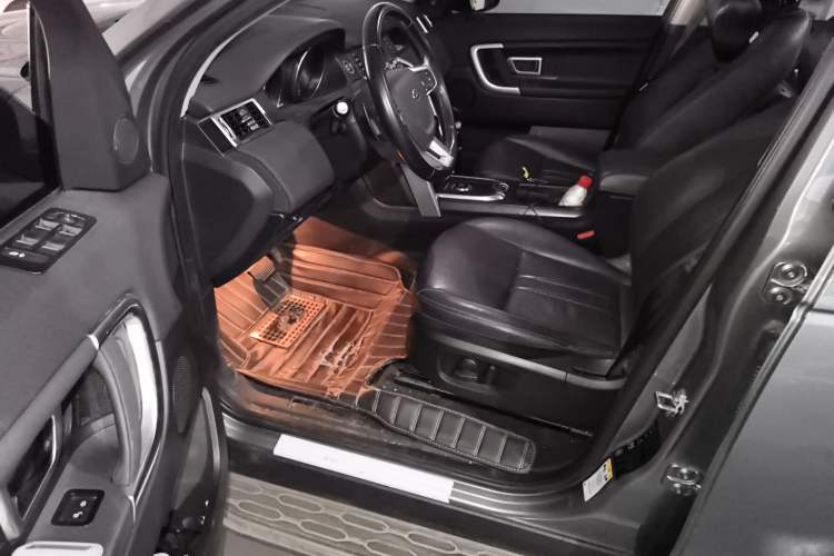 Used Land Rover Discovery Sport 2018 240 PS SE Version Driver Seat