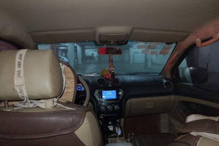 Used JMC Yusheng S350 2011 2.4T Two-Wheel-Drive Luxury 5-Seater
