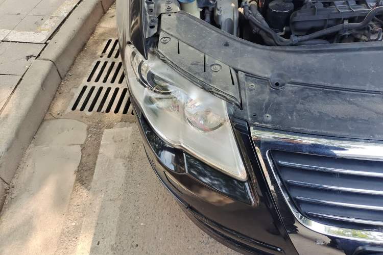 Used Volkswagen Magotan 2011 2.0 TSI DSG Luxury Edition Right Front Headlight