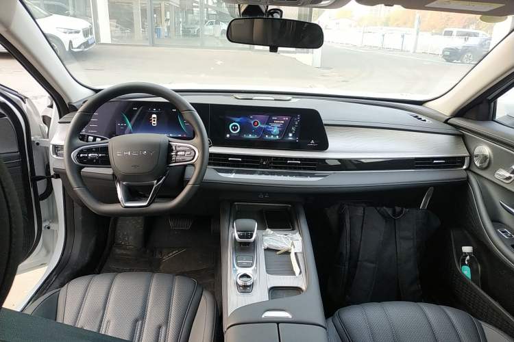 Used Chery Fengyun A8 2025 Model 70km Standard Version
