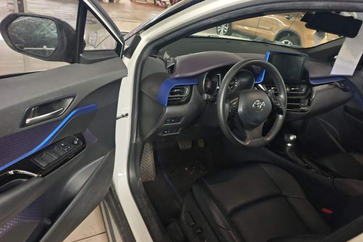 Used Toyota C-HR 2020 2.0L Leading Edition Driver Seat