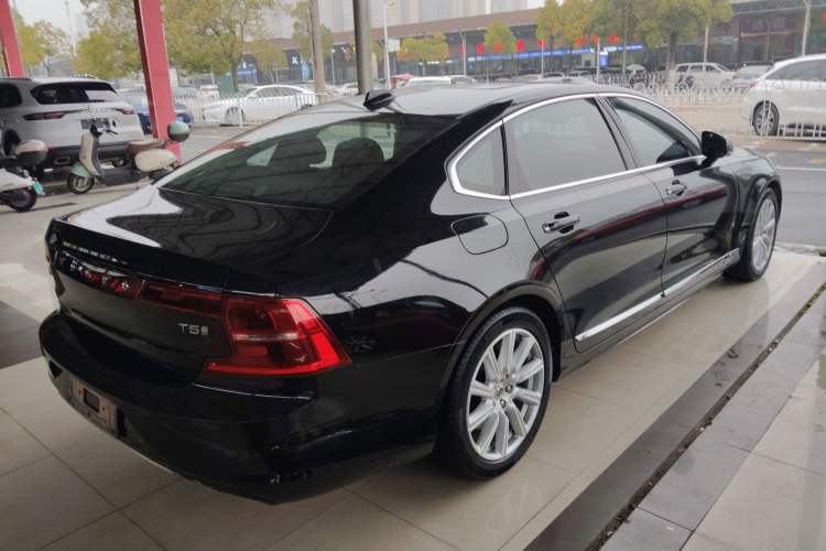 Used Volvo S90 2020 Facelifted T5 Zhiyi Luxury Edition

