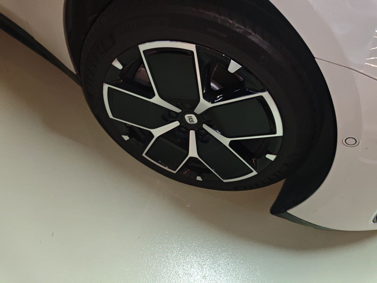 Xiaomi Auto SU7 2024 Rear-Drive Ultra-Long Range Advanced Pro-Level Intelligent Driving Version — снимка 5