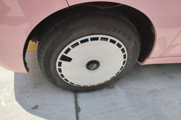 Used Chery QQ Ice Cream 2022 Taohuanxi Sweet Peach Edition Left Front Wheel Hub