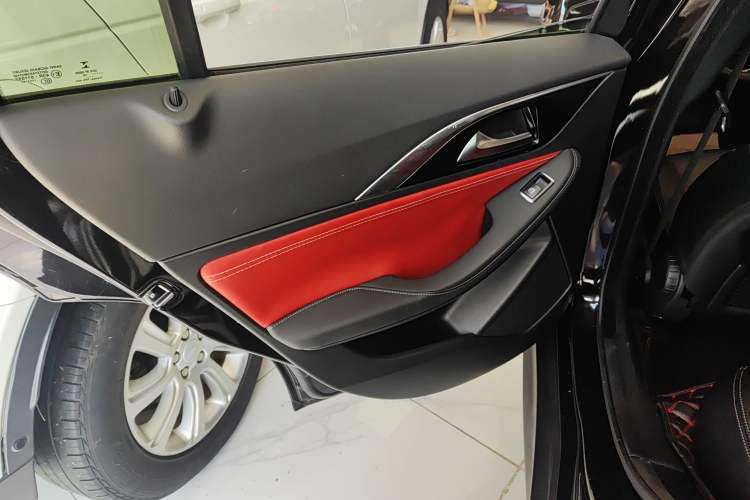 Used Infiniti QX30 2017 2.0T Four-Wheel Drive Fashion Edition
