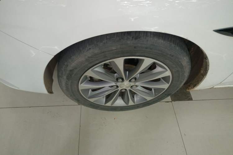 Used Chevrolet Monza 2022 320 Automatic Enjoyment Edition Left Front Wheel Hub