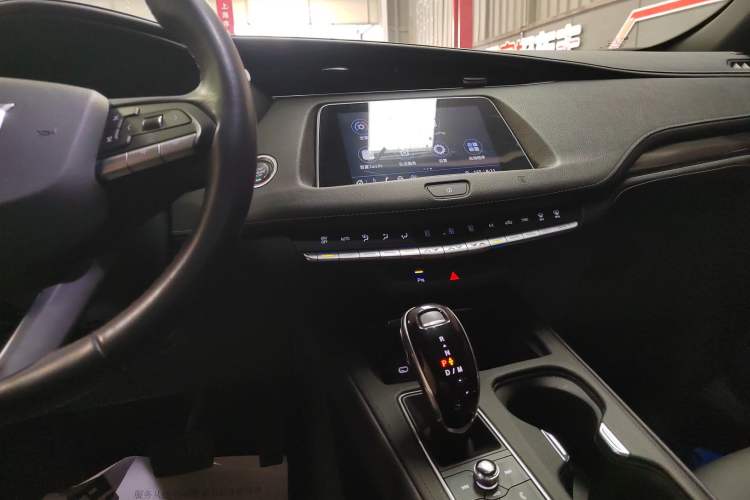 Used Cadillac XT4 2021 28T Two-Wheel Drive Tech Edition