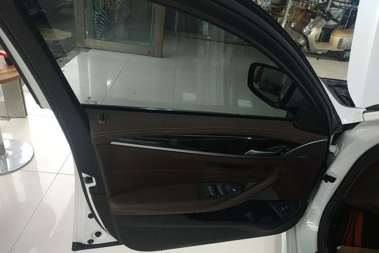 Used BMW 5 Series 2022 Second Facelift 525Li M Sport Package
