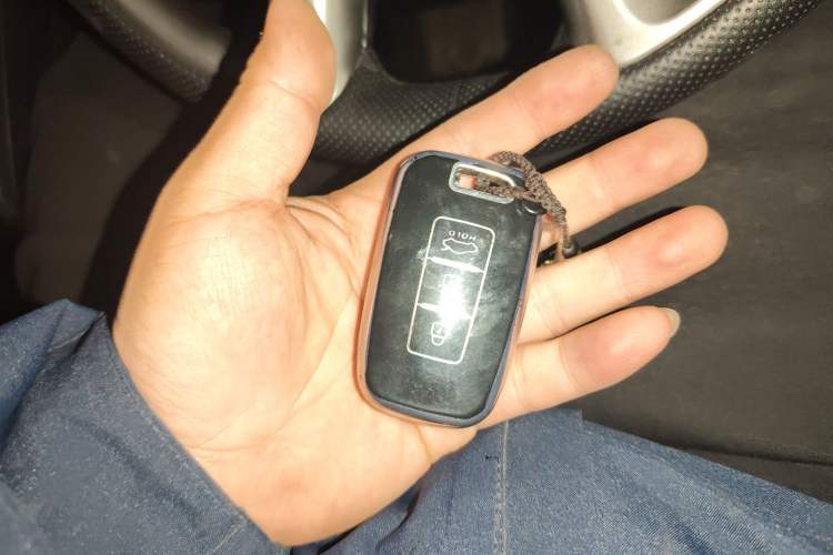 Used Hyundai ix35 2013 2.0L Automatic Two-Wheel Drive Smart GLS China IV Standard
