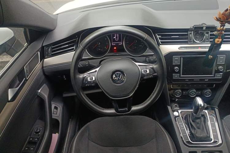 Used Volkswagen FAW-Volkswagen CC 2019 330TSI Huayan Edition China VI Steering Wheel