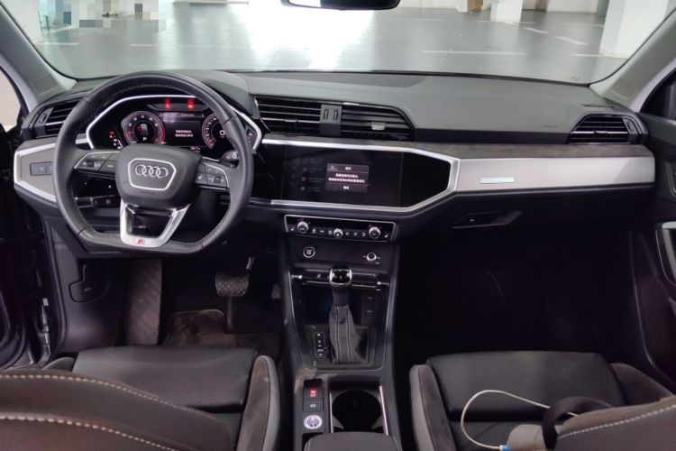 Used Audi Q3 Sportback 2023 40 TFSI Fashion Model Center Console