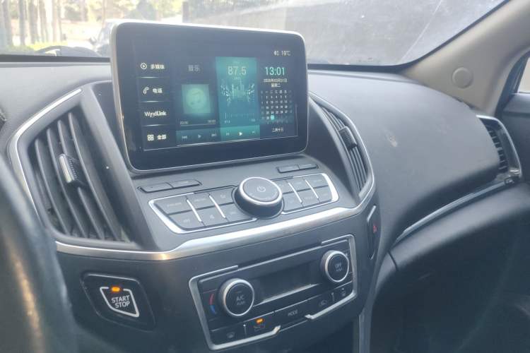 Used Dongfeng Aeolus AX5 2017 1.4T Manual Fun Edition